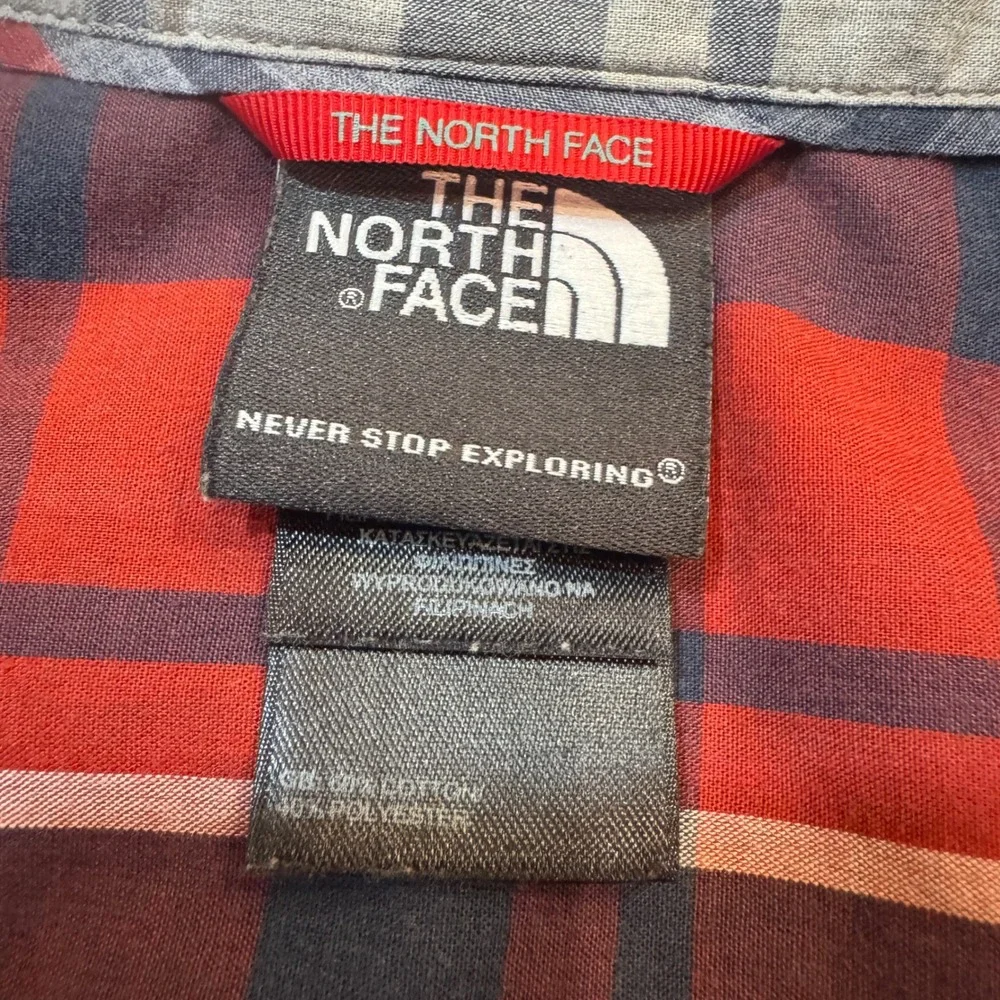 The North Face‎ Mens Large Plaid Button Down Short Sleeve Shirt Red Blue Casual